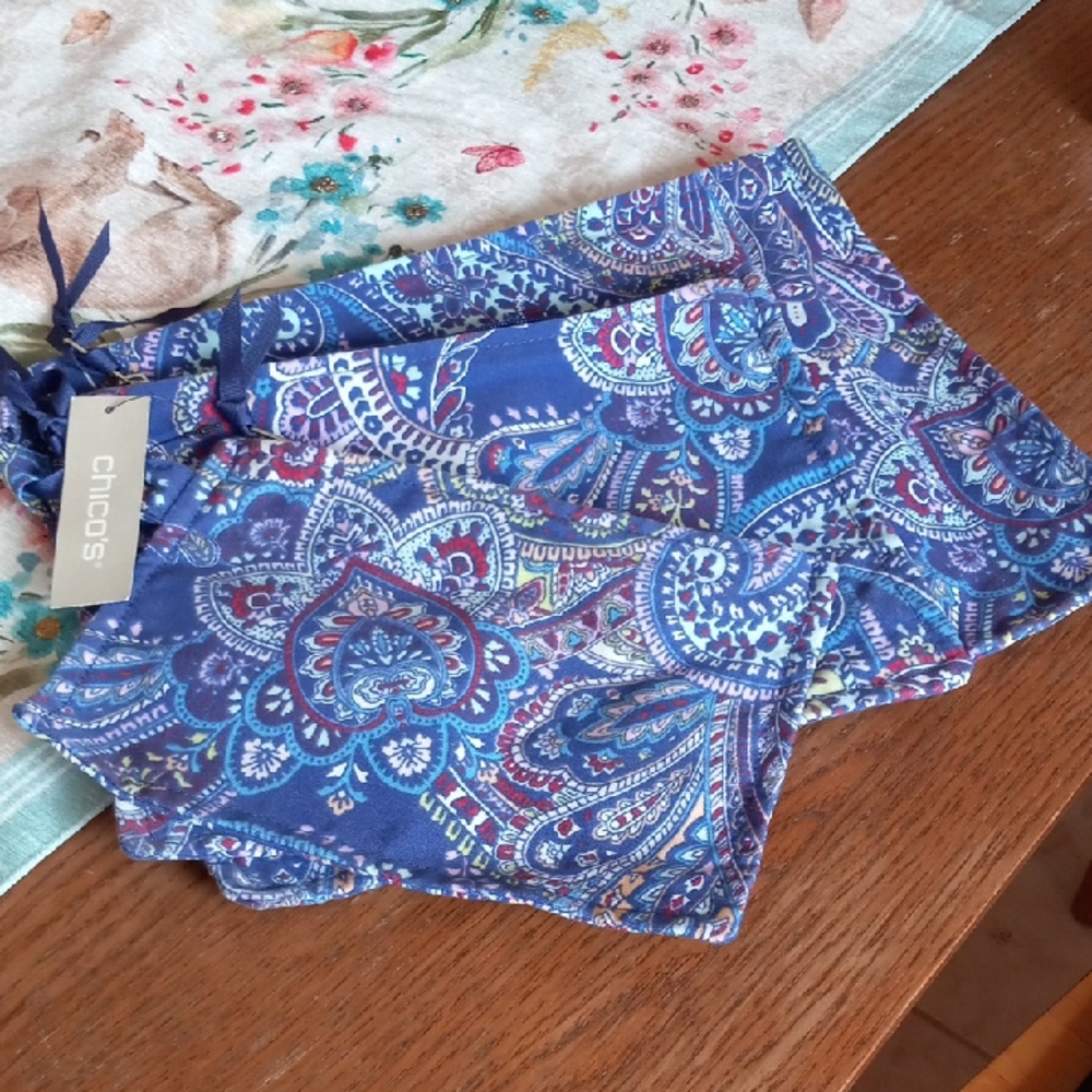 NWT Chico's Paisley Printed Pouches Set Of 3